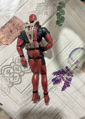  Beden Deadpool Figür