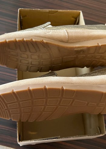 Altın Rengi Deri Dolgu Topuklu Kadın Babet - Görsel 4