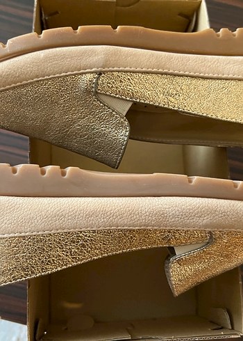 Altın Rengi Deri Dolgu Topuklu Kadın Babet - Görsel 3