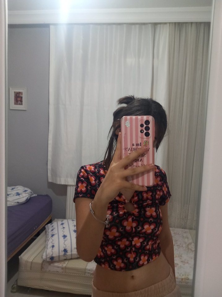 Çiçek Desenli V Yakalı Mini Bluz - Görsel 2