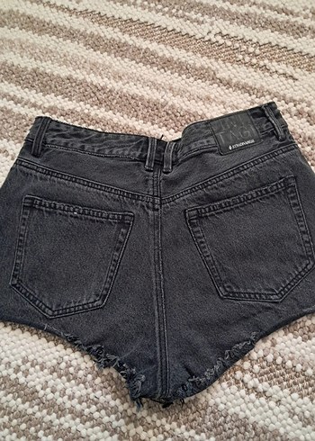 40 Beden Siyah Yırtık Mini Kot Şort