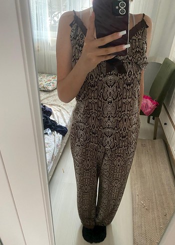 Penti Dantel Detaylı Yılan Desenli pijama