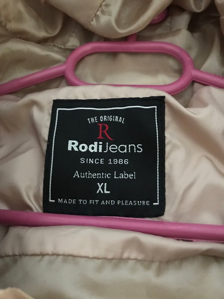 Bej Kapüşonlu Kadın Kışlık Mont - Görsel 3