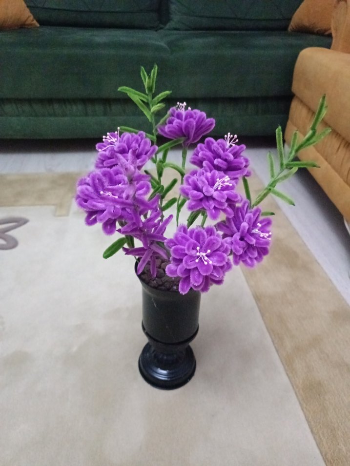 Mor Kadife Çiçekli Siyah Vazo - Görsel 2