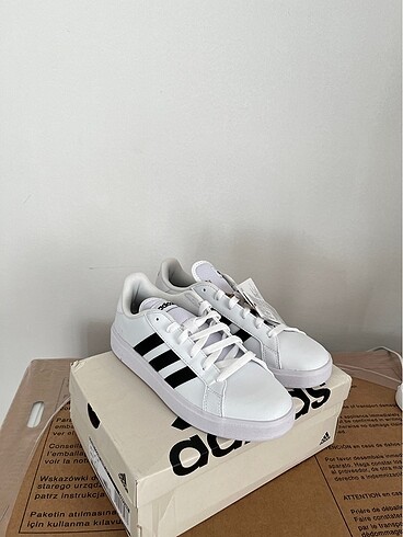 Adidas kadın ayakkabı