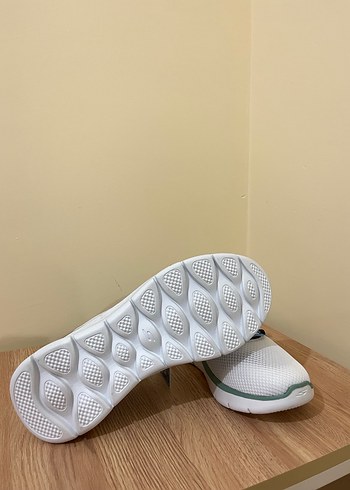 Beyaz Kadın Spor Ayakkabı Siyah Bağcıklı - Görsel 4