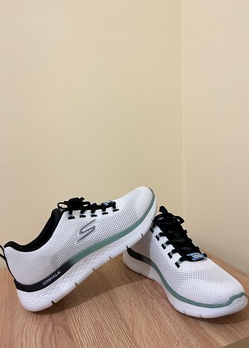Skechers 43