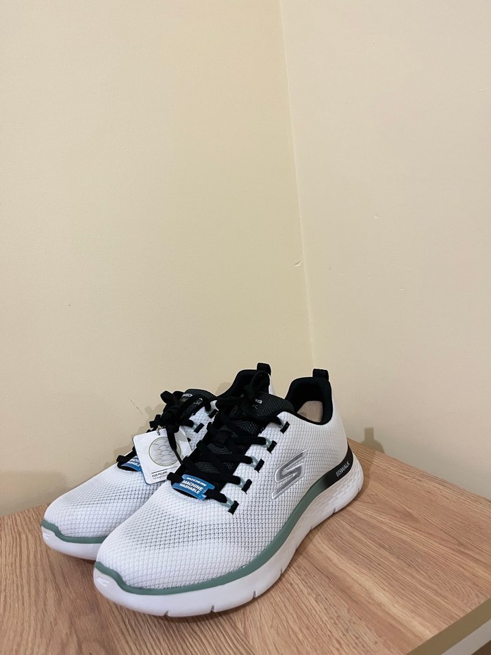 Beyaz Kadın Spor Ayakkabı Siyah Bağcıklı - Görsel 3