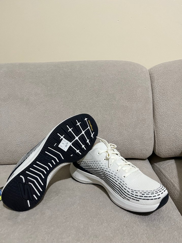 Beyaz Elastik Bağcıklı Kadın Spor Ayakkabı - Görsel 3