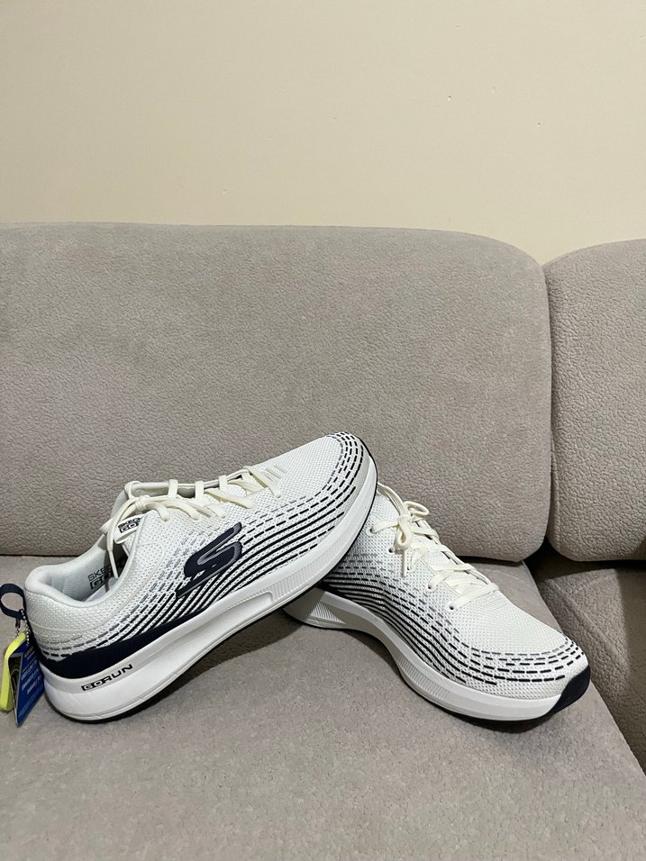 Beyaz Elastik Bağcıklı Kadın Spor Ayakkabı - Görsel 2