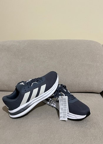 Gri Adidas Erkek Koşu ve Antrenman Ayakkabısı - Görsel 2