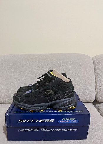 Skechers 42.5