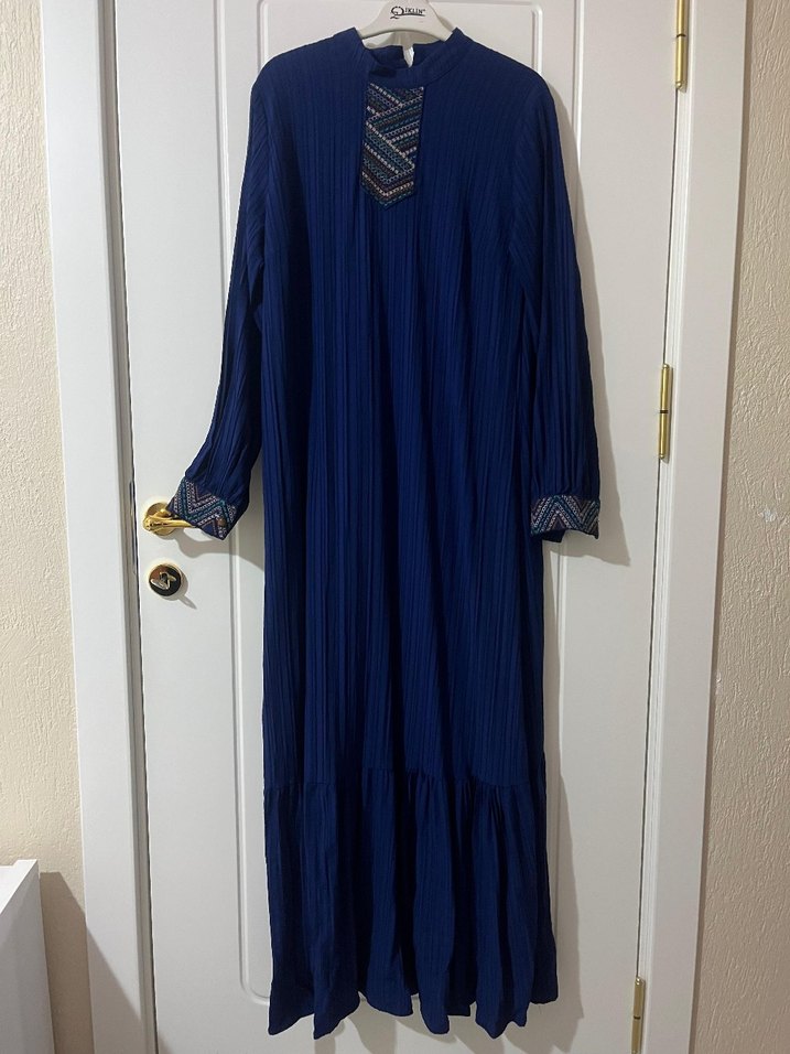 Mavi Nakışlı Piliseli Uzun Bohem Elbise - Görsel 2