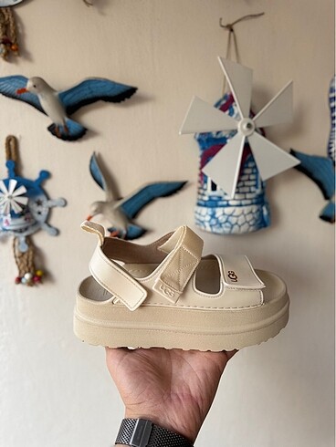 37 Beden UGG