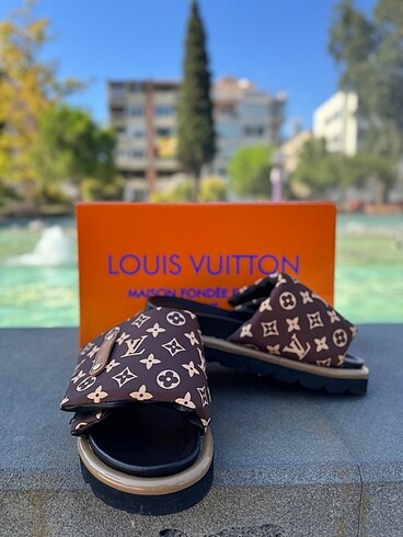 Louis Vuitton LOUIS VUITTON POOL PILLOW TERLİK