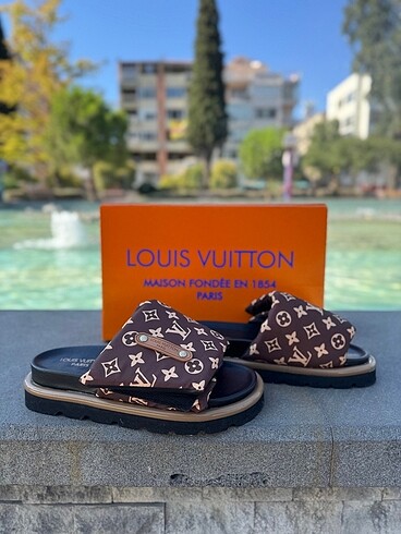 LOUIS VUITTON POOL PILLOW TERLİK