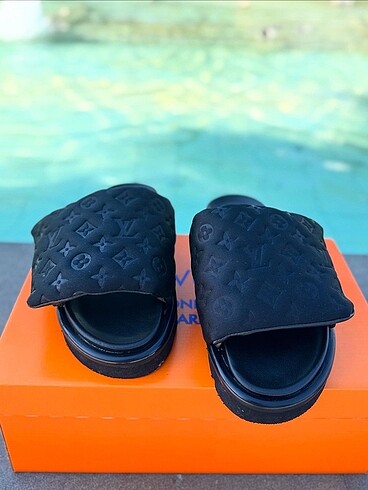 Louis Vuitton Louis Vuitton Pool Pillow Terlik