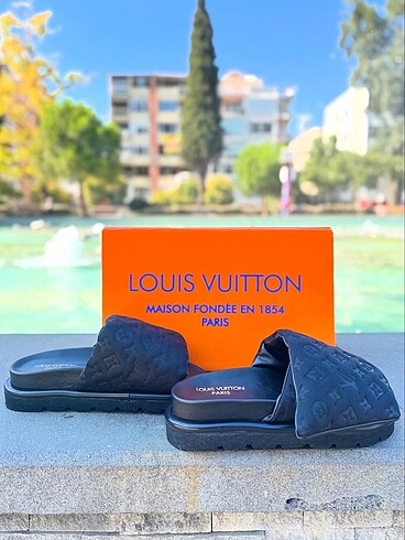 Louis Vuitton Pool Pillow Terlik