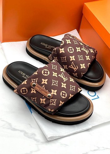 Louis Vuitton Louis Vuitton Cırtlı Puf Terlik