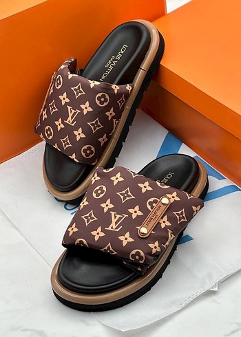 Louis Vuitton Cırtlı Puf Terlik