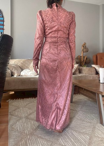 Pembe Nakışlı Uzun Kollu Uzun Abiye Elbise - Görsel 3