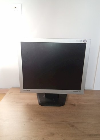 Bej Samsung Monitör - Görsel 10