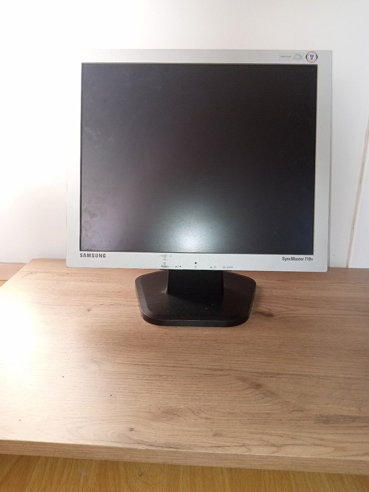 Bej Samsung Monitör - Görsel 3