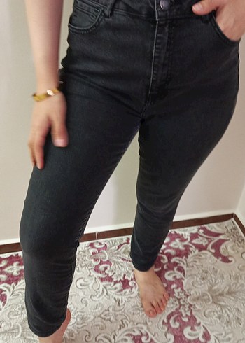 Kadın Siyah Dar Kesim Kot Pantolon
