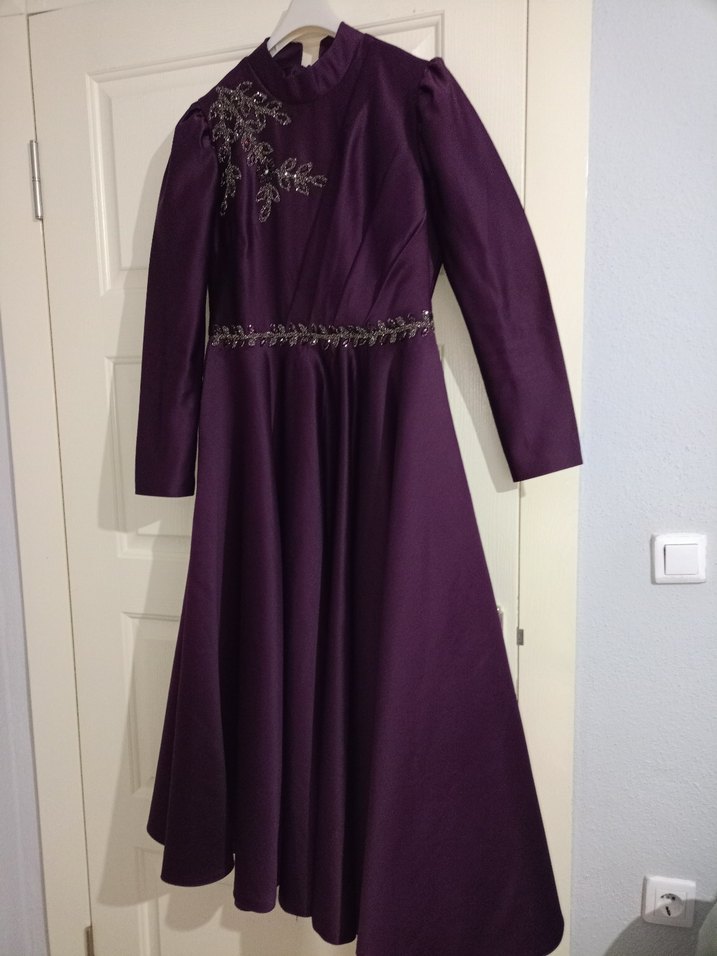 Mor İşlemeli Uzun Kollu Uzun Abiye - Görsel 2