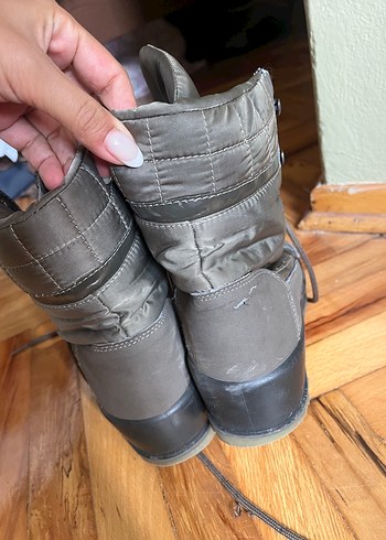 Bağcıklı Kadın Bot - Görsel 3