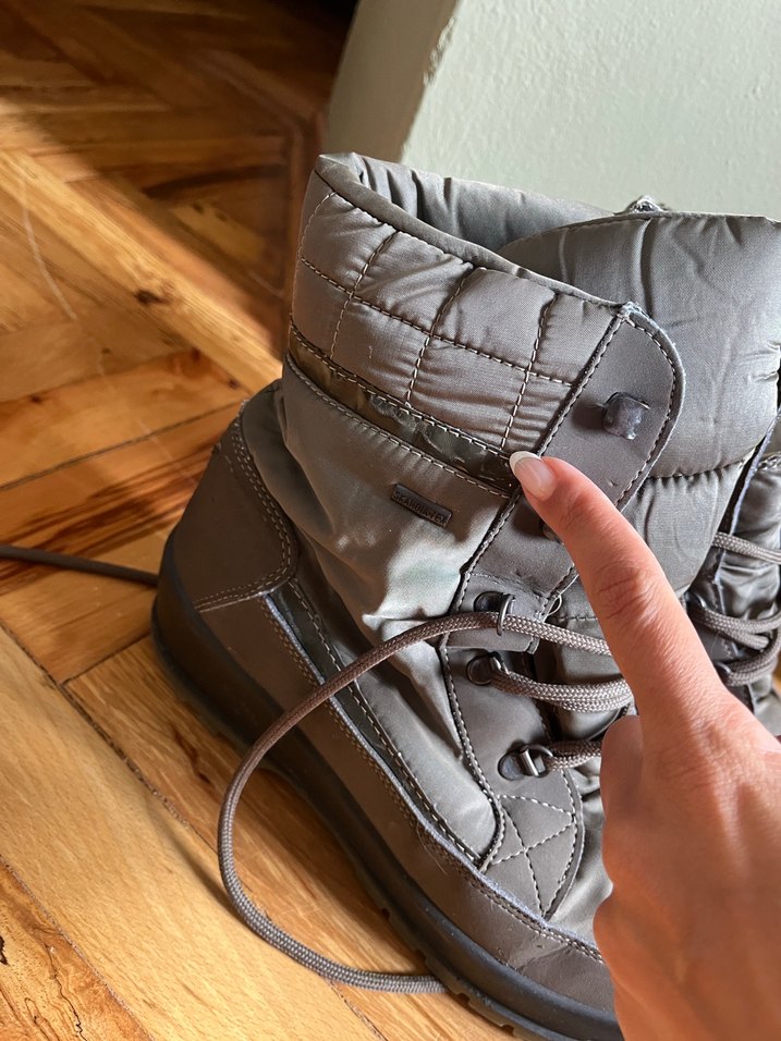 Bağcıklı Kadın Bot - Görsel 2