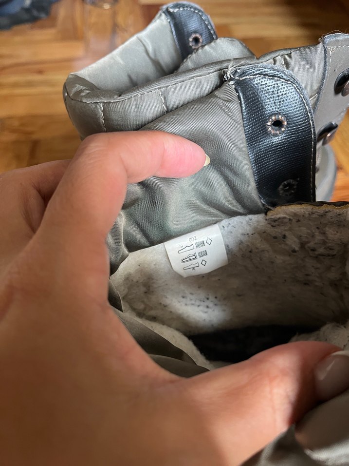 Bağcıklı Kadın Bot - Görsel 4