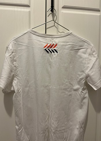 Beyaz Baskılı Kürekçi Tişört - Görsel 4