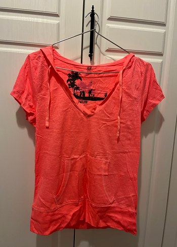 Kapüşonlu V Yakalı Kısa Kollu Kadın Tişört - Görsel 5