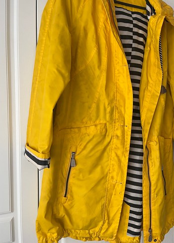 Sarı Midi Kadın Yağmurluk - Görsel 2