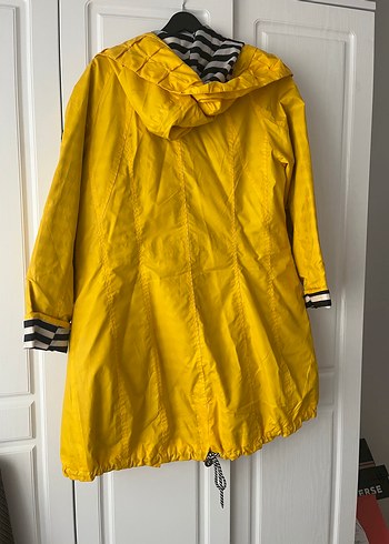 Sarı Midi Kadın Yağmurluk - Görsel 5