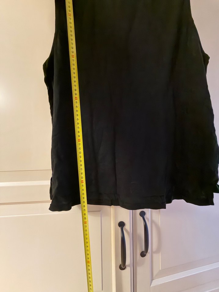 Siyah Yüksek Yakalı Kadın Atlet - Görsel 2