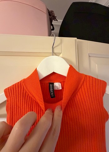 Turuncu Yüksek Yakalı Kolsuz Triko Süveter - Görsel 5