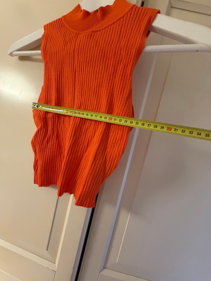 Turuncu Yüksek Yakalı Kolsuz Triko Süveter - Görsel 3
