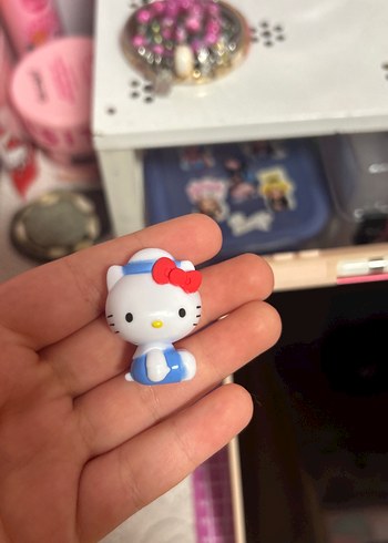 Renkli Hello Kitty Figürü