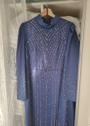 Uzun Kollu Mavi İşlemeli Abiye Elbise - Görsel 5