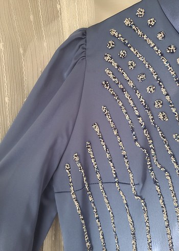 Uzun Kollu Mavi İşlemeli Abiye Elbise - Görsel 2