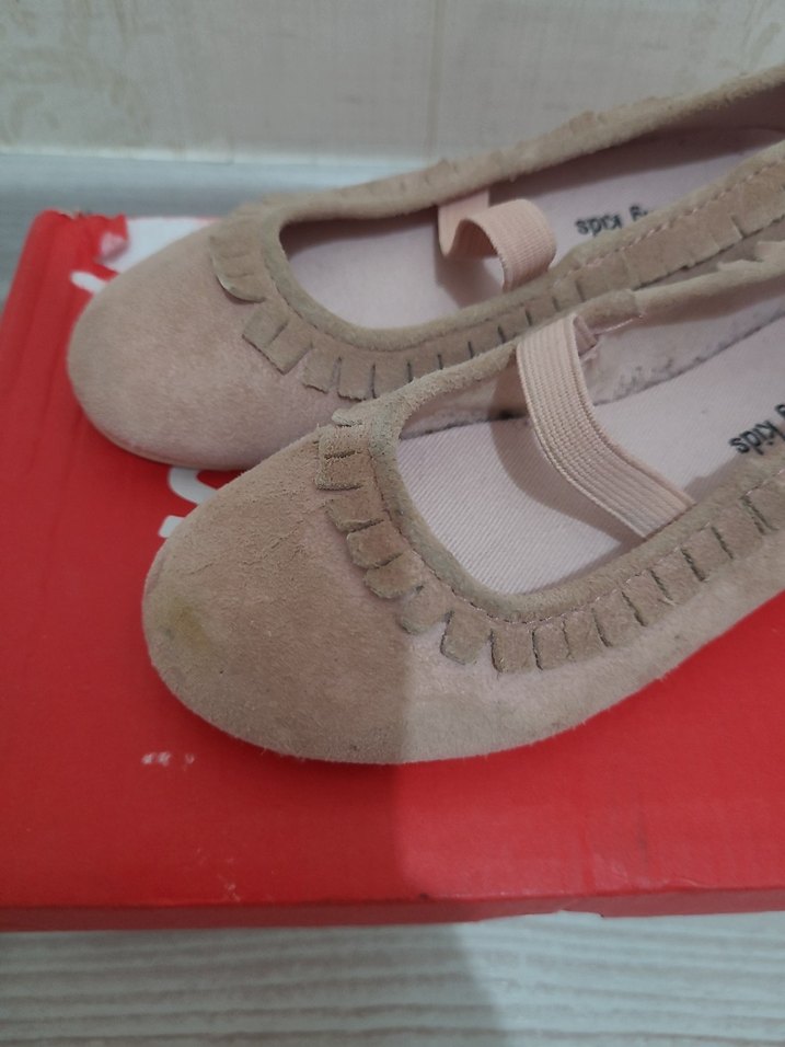 mango 
Kız Çocuk Bej Süet Fırfırlı Babet - Görsel 3