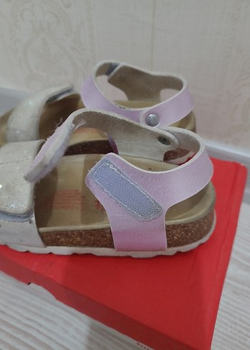 Kız Çocuk Beyaz Tokalı Terlik - Görsel 4