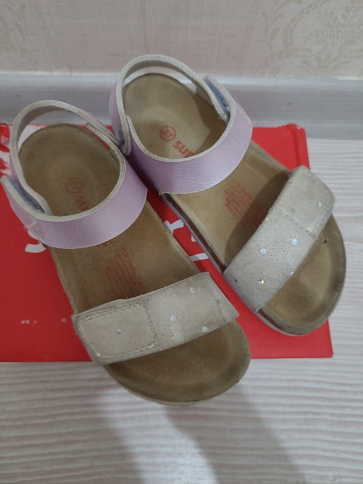 Kız Çocuk Beyaz Tokalı Terlik - Görsel 2