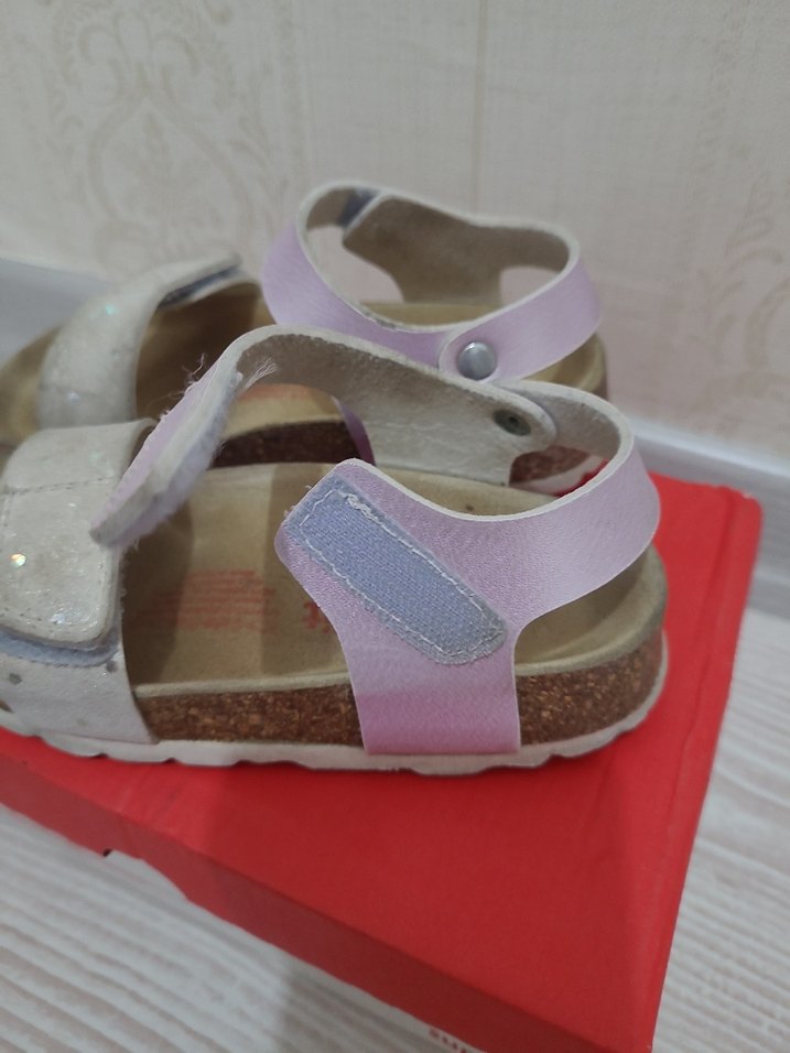 Kız Çocuk Beyaz Tokalı Terlik - Görsel 4