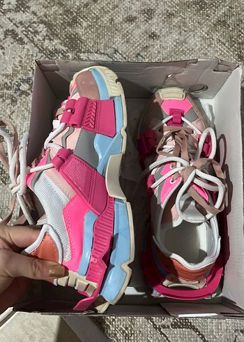 Beyaz Bağcıklı, renkli Kadın Spor Ayakkabı - Görsel 2