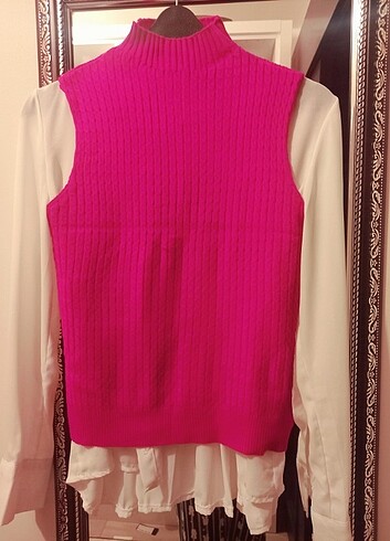 Pembe süveter