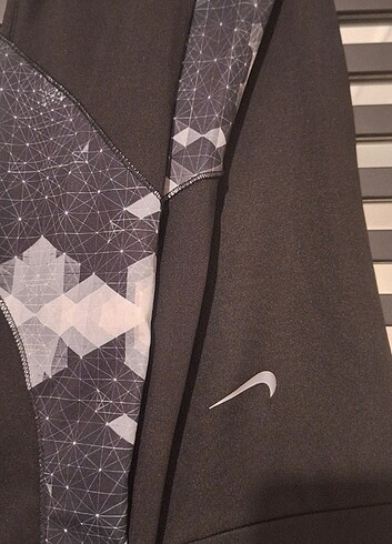 Nike sporcu taytı