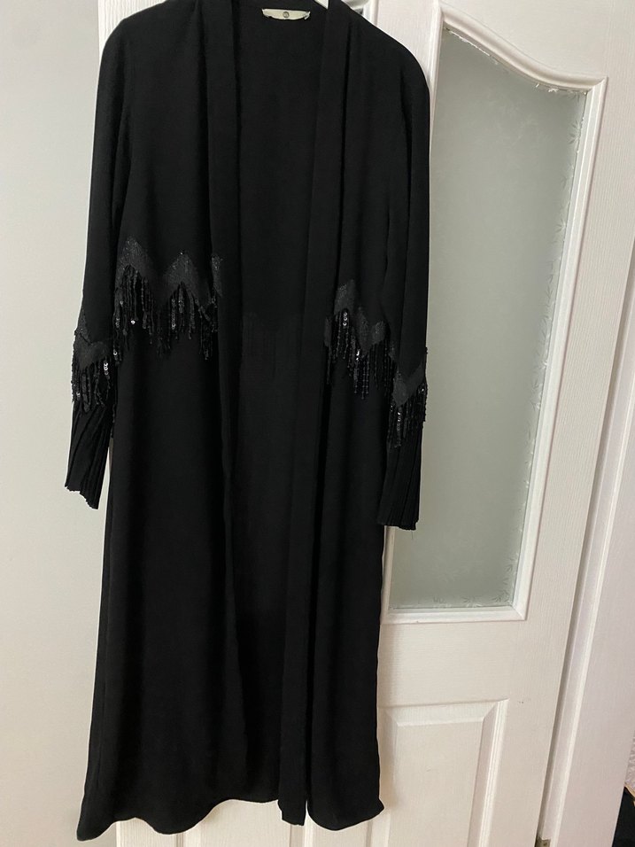 Uzun Siyah Gotik Nakışlı Kadın Sabahlık - Görsel 3